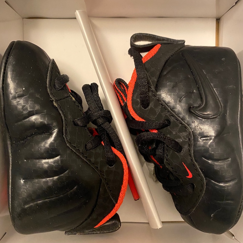 NIKE LIL’ POSITE PRO (CB)